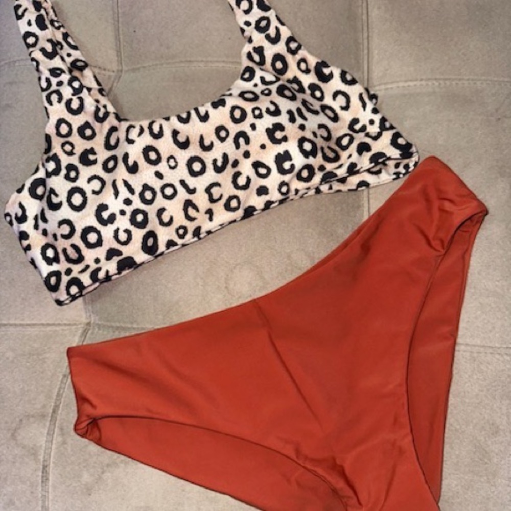 Leopard Bikini Set Scoop Neck Tank Top & Bikini Bottom 2 Piece Bathing Suit